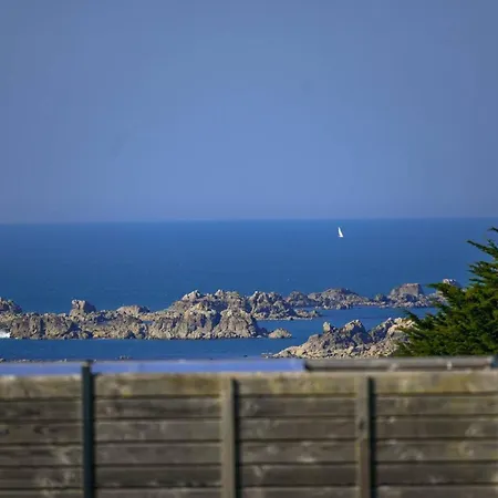Holiday home Ker Diskuiz, Bugueles Sea View